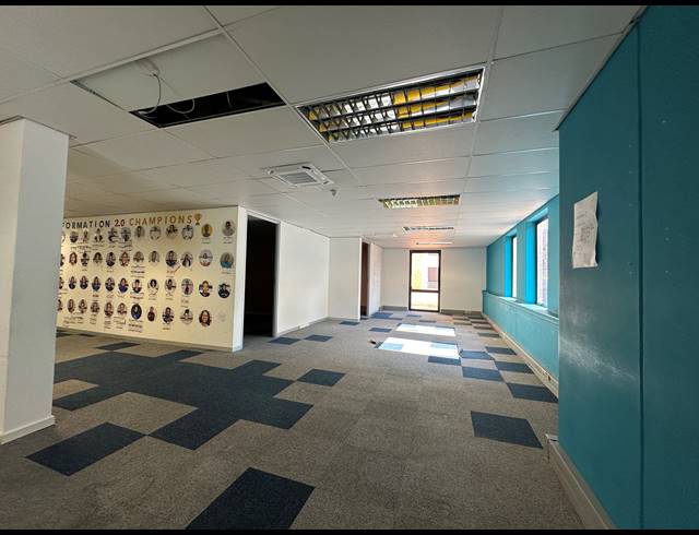 304M² OFFICE TO LET IN SANDTON CENTRAL